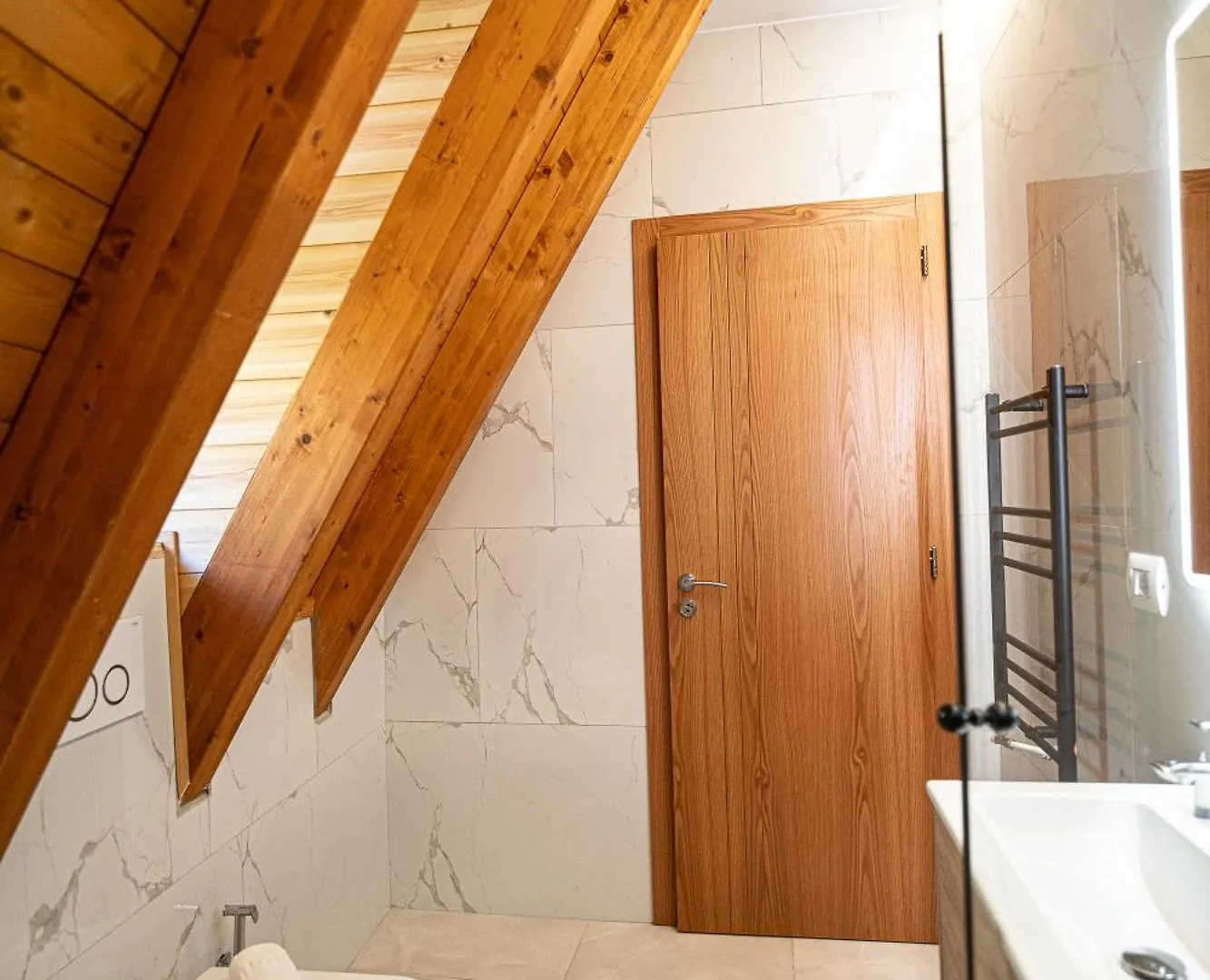 Bujtina Harusha Hotel Theth Guest house