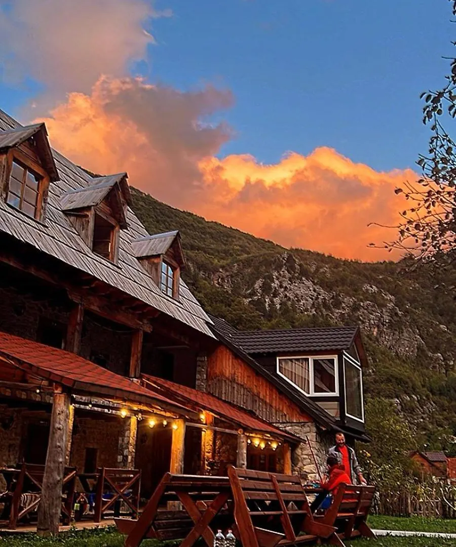 Bujtina Harusha Hotel Theth 0*,  Albania