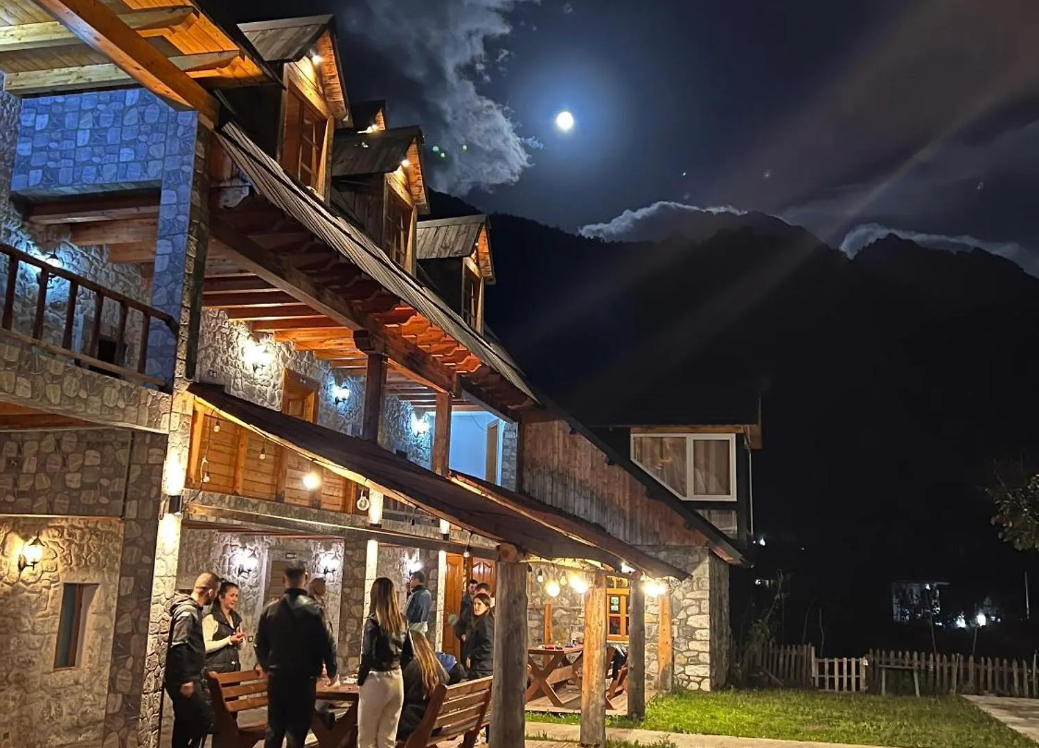 Bujtina Harusha Hotel Theth