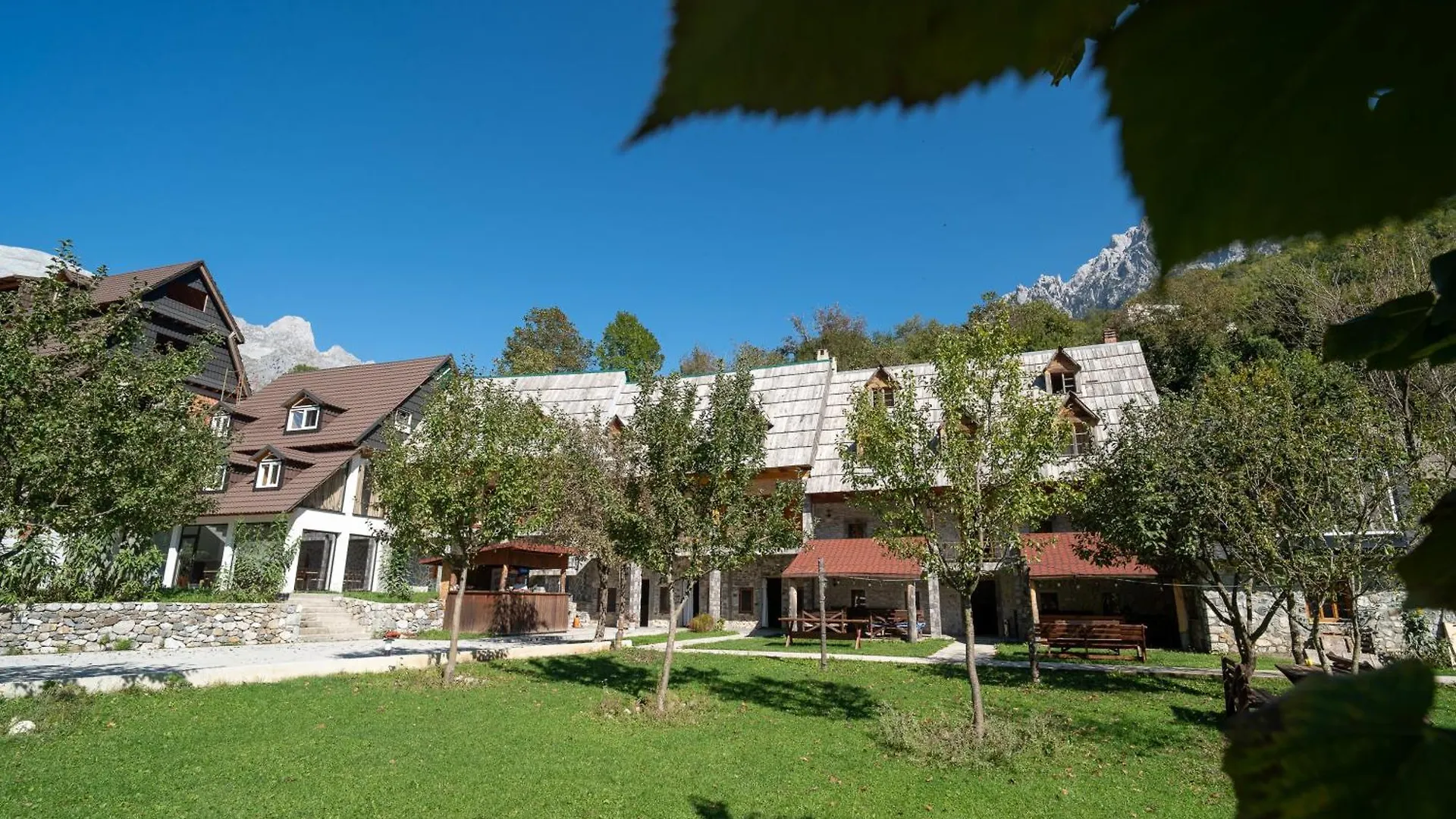 Hotel Bujtina Harusha Theth 0*,