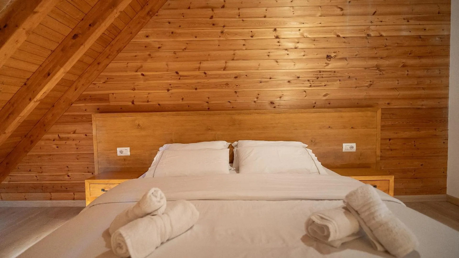 Hotel Bujtina Harusha Theth Gasthof
